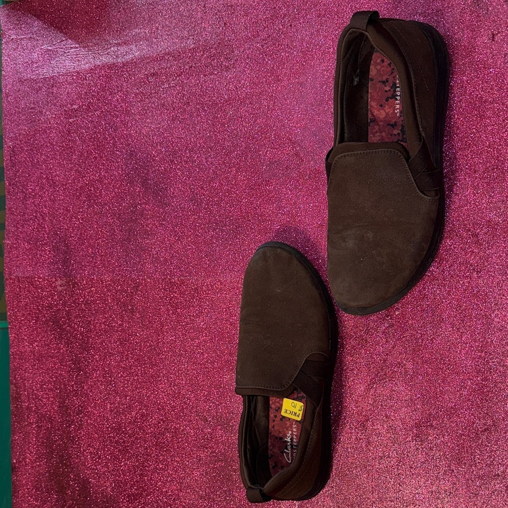 Clarks Men's Dark Brown Slip-On Loafers - Picture 4 of 4